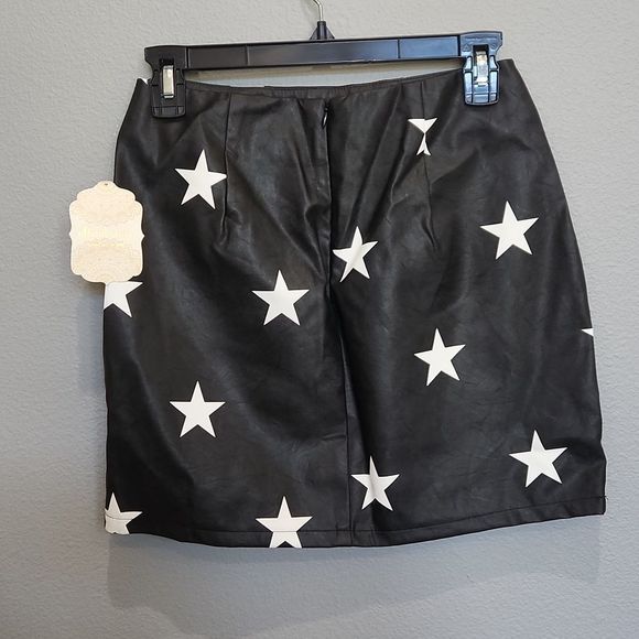 NWT faux leather star skirt - Picture 3 of 3